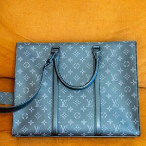 Louis Vuitton Monogram Eclipse Sac Plat Horizontal Zippe Should Bag Black M45265